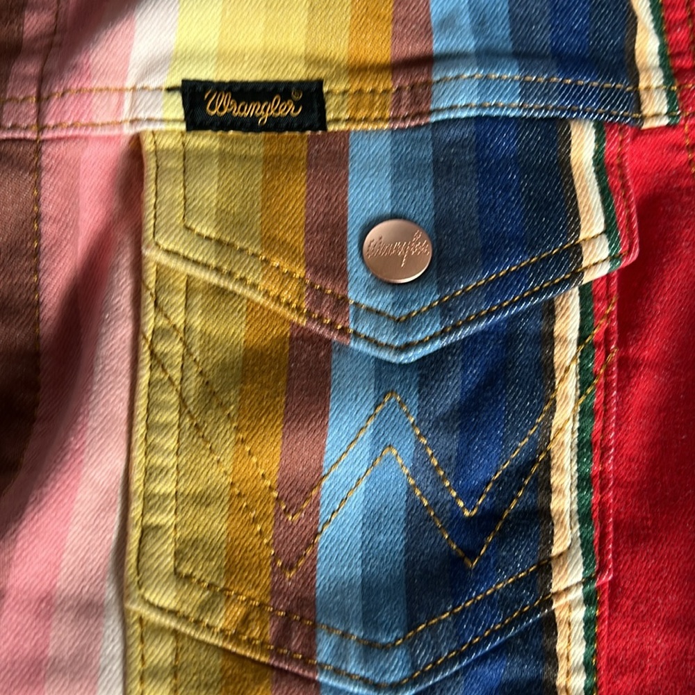 Wrangler x Lainey Wilson Rodeo Trucker Jacket - Picture 9 of 13